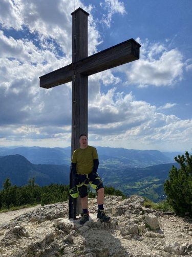 fb937d89-14b5-48af-a168-f09743275259