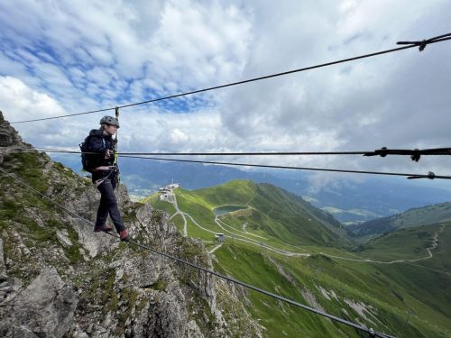 fd5a676b-6e93-4f75-a9a3-eff6b5bc304b