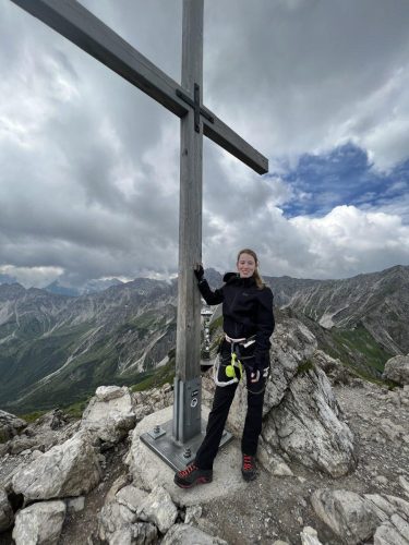 fd6cffe6-674f-4550-aed3-c1b4c1204dc0