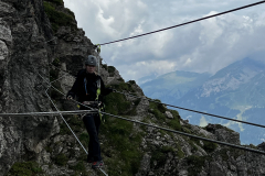 13A15719-6B04-4582-9068-301334075DF2