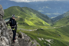 CBBC8B24-EC5B-42BD-9ED7-01BCBCE3E723