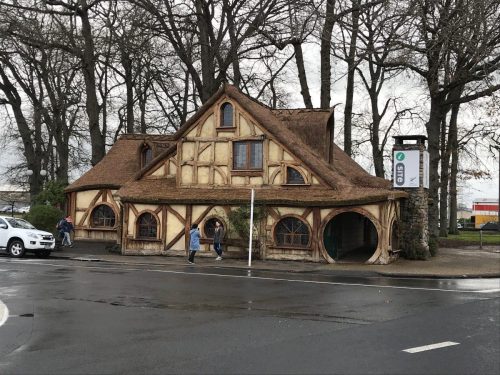 319aeb25-1a15-45b1-877d-d94486079c0d