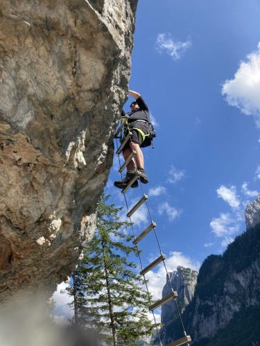 0f7e6a67-dda4-444f-80c3-c23e21b538fe