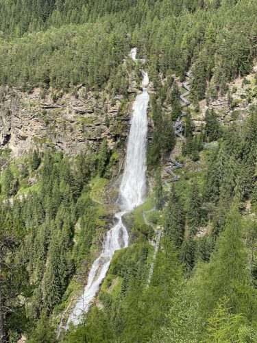 2fe7c9f5-d478-4b09-9b48-f1319596359b