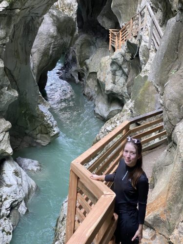 8f7c2403-f1f0-454c-96ad-499f21a2c9a9