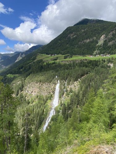 c4267f25-63df-4cb4-9908-3d398405f567