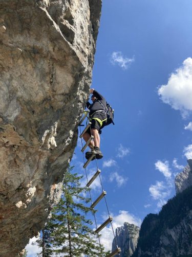 d8302207-b4c7-43c2-936b-1662f6244eff