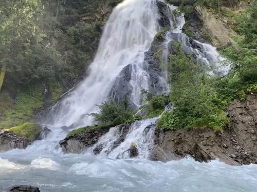 e06ae1f6-da3f-4506-aacf-3e5c4b5a71b9