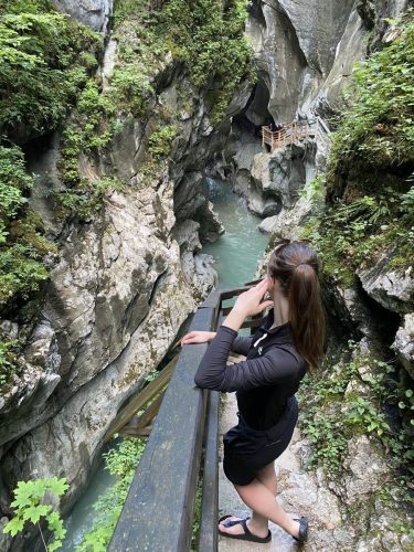 fc0940ca-277f-4424-bb6b-341a1040a93e