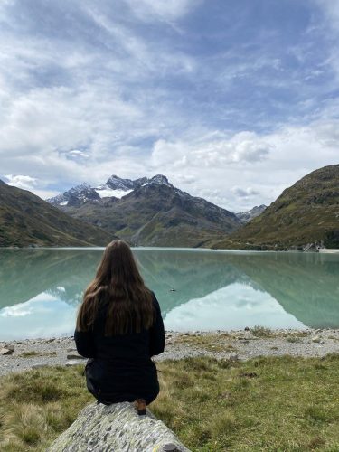 1f5e8d70-3901-4122-b2c3-c8a9e33b9402