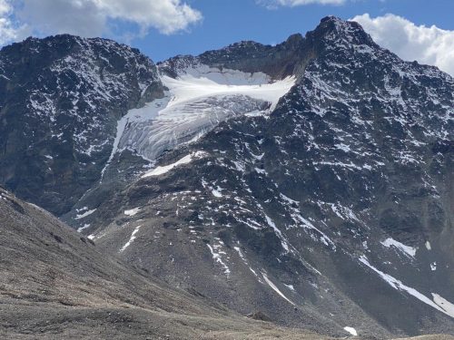 3b8c92ee-e686-45ad-947a-6b1171cf1fa6