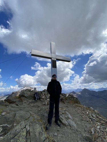 69ee7999-8b4d-49c0-96cc-6eb624ff6ca3