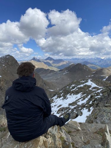 b8ce2550-28fa-4e16-ae5d-3f49f5a73069