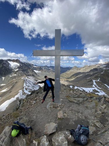 e5ce6f00-5946-4fb0-8469-b636c489c46d