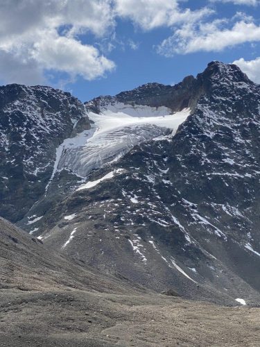 fa9e104b-f81c-447e-b3a6-fbcf1984ddcd